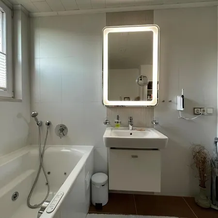 Apartament 1 *