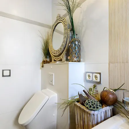 Apartament 1 *