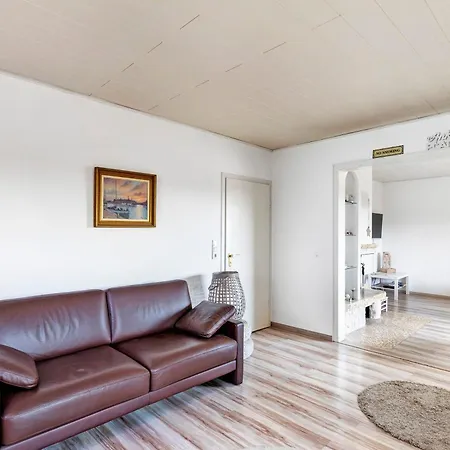 1 Apartament *