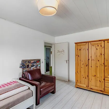 1 Apartament *